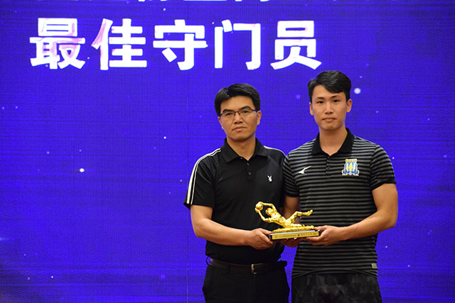 前国乒名将叫阵樊振东 退役后创业变网红