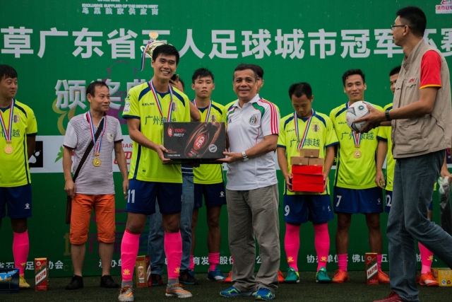 欧冠-维尼修斯破门莫拉塔弑旧主 皇马1-3AC米兰